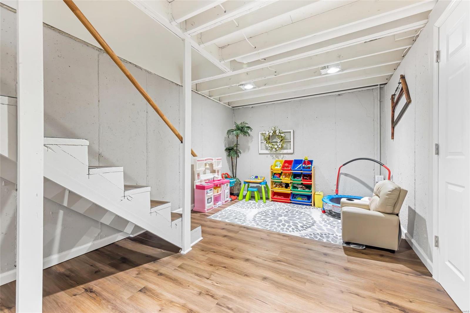 323 Devonshire Court