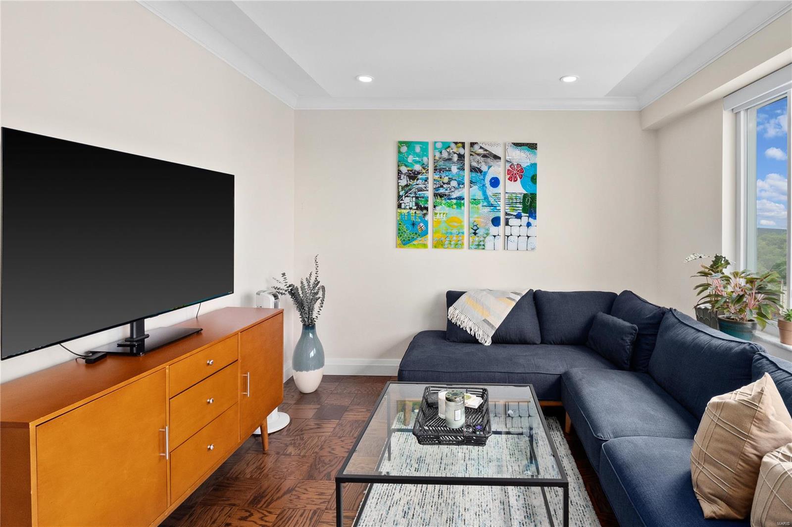 900 S Hanley Road Unit: 9B