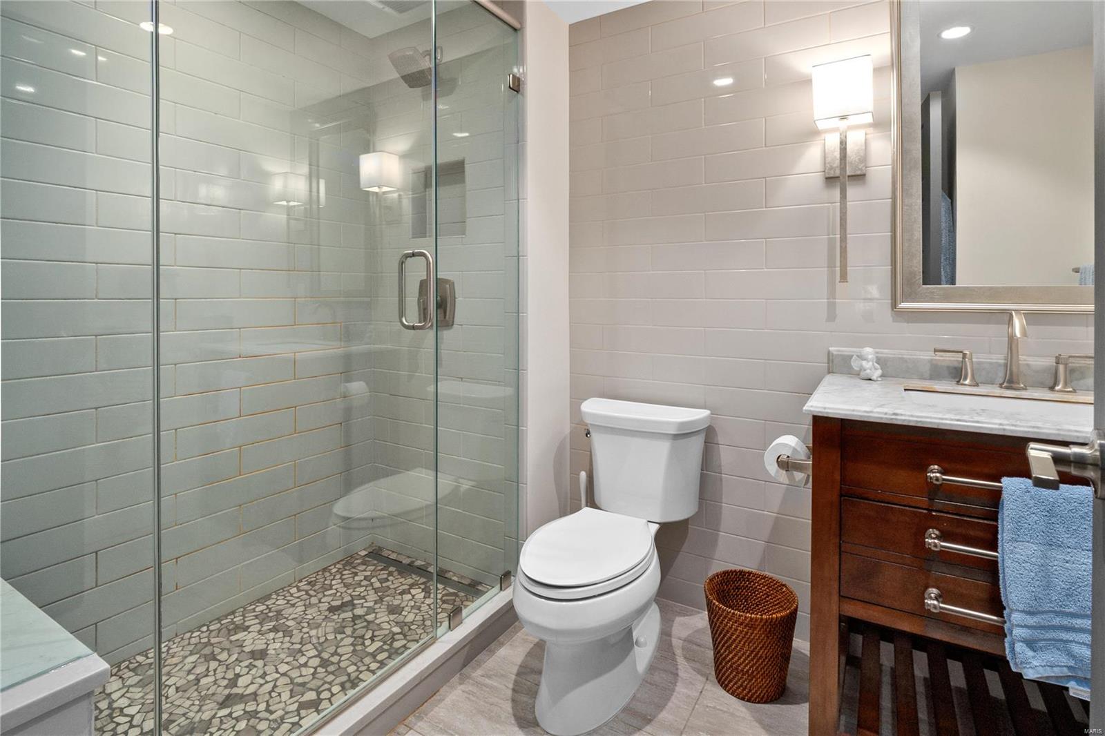 900 S Hanley Road Unit: 9B