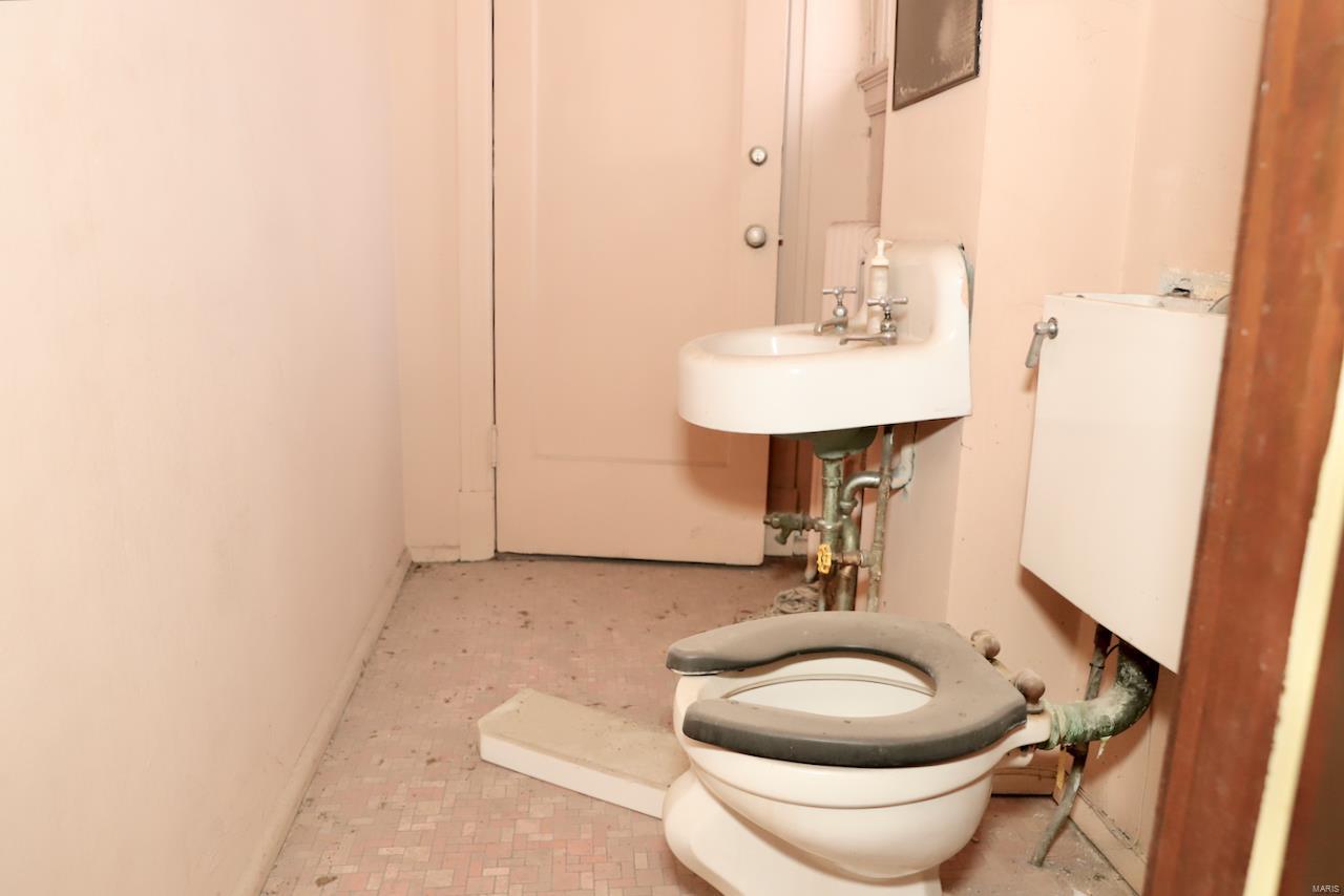 5530 Virginia Avenue