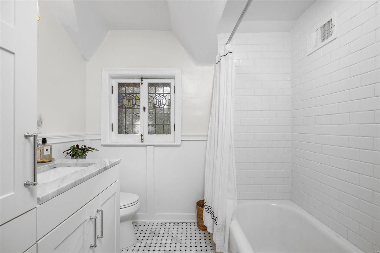 7129 Stanford Avenue