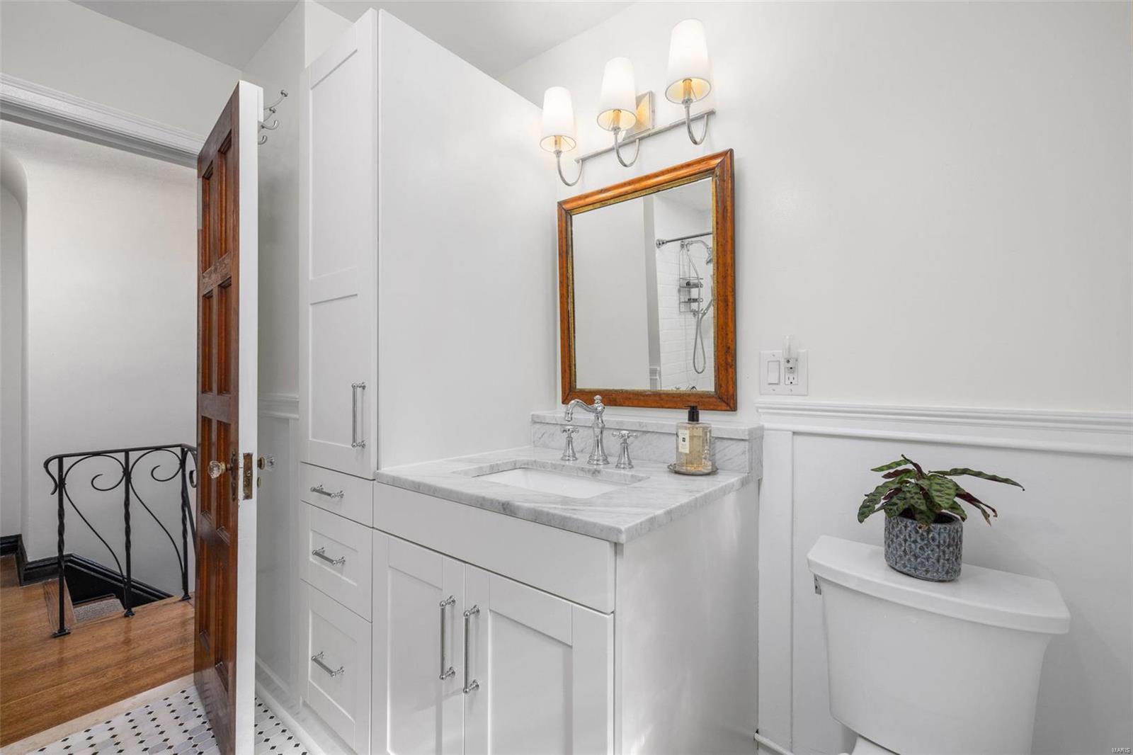 7129 Stanford Avenue