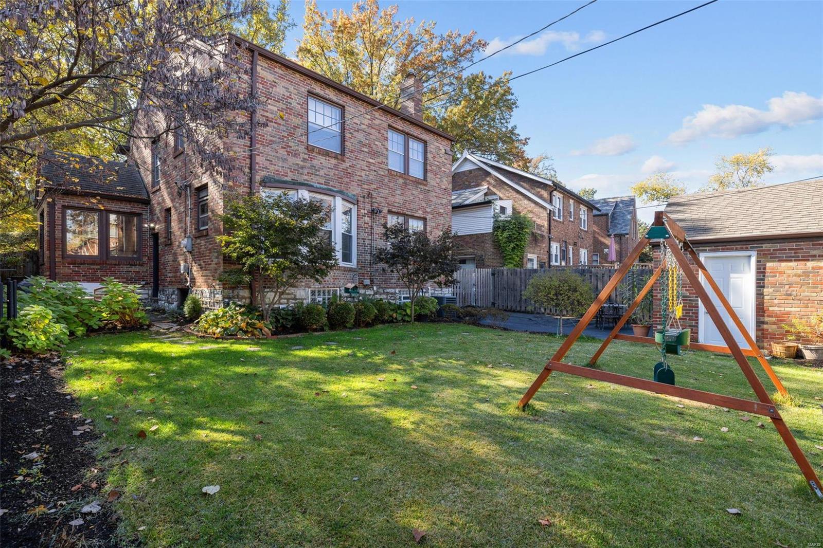 7129 Stanford Avenue