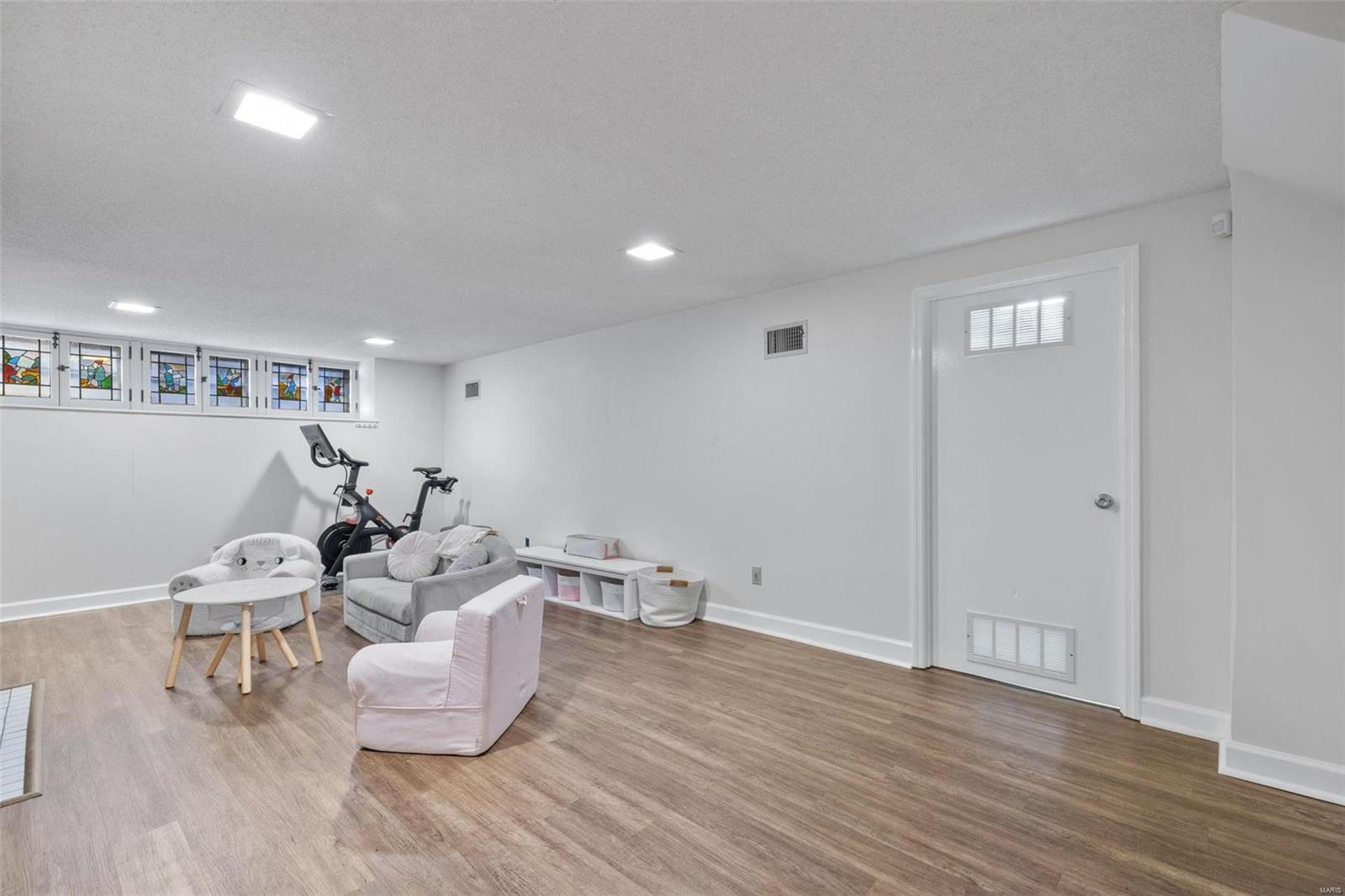 7129 Stanford Avenue