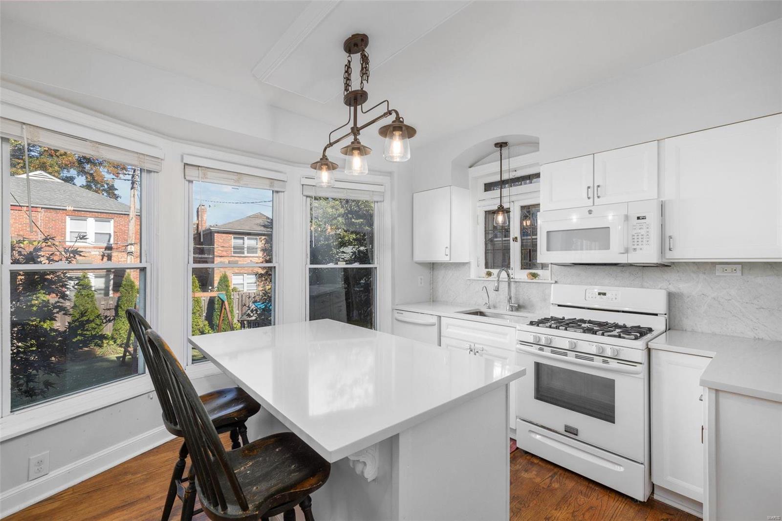 7129 Stanford Avenue