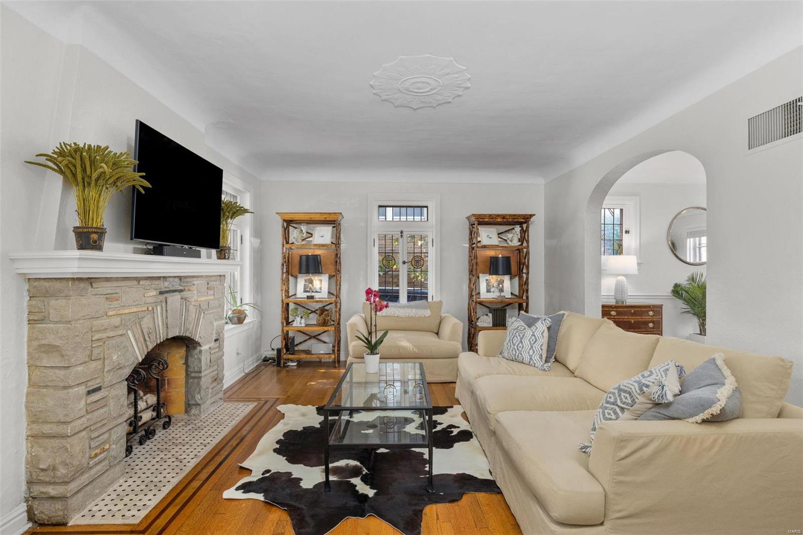 7129 Stanford Avenue