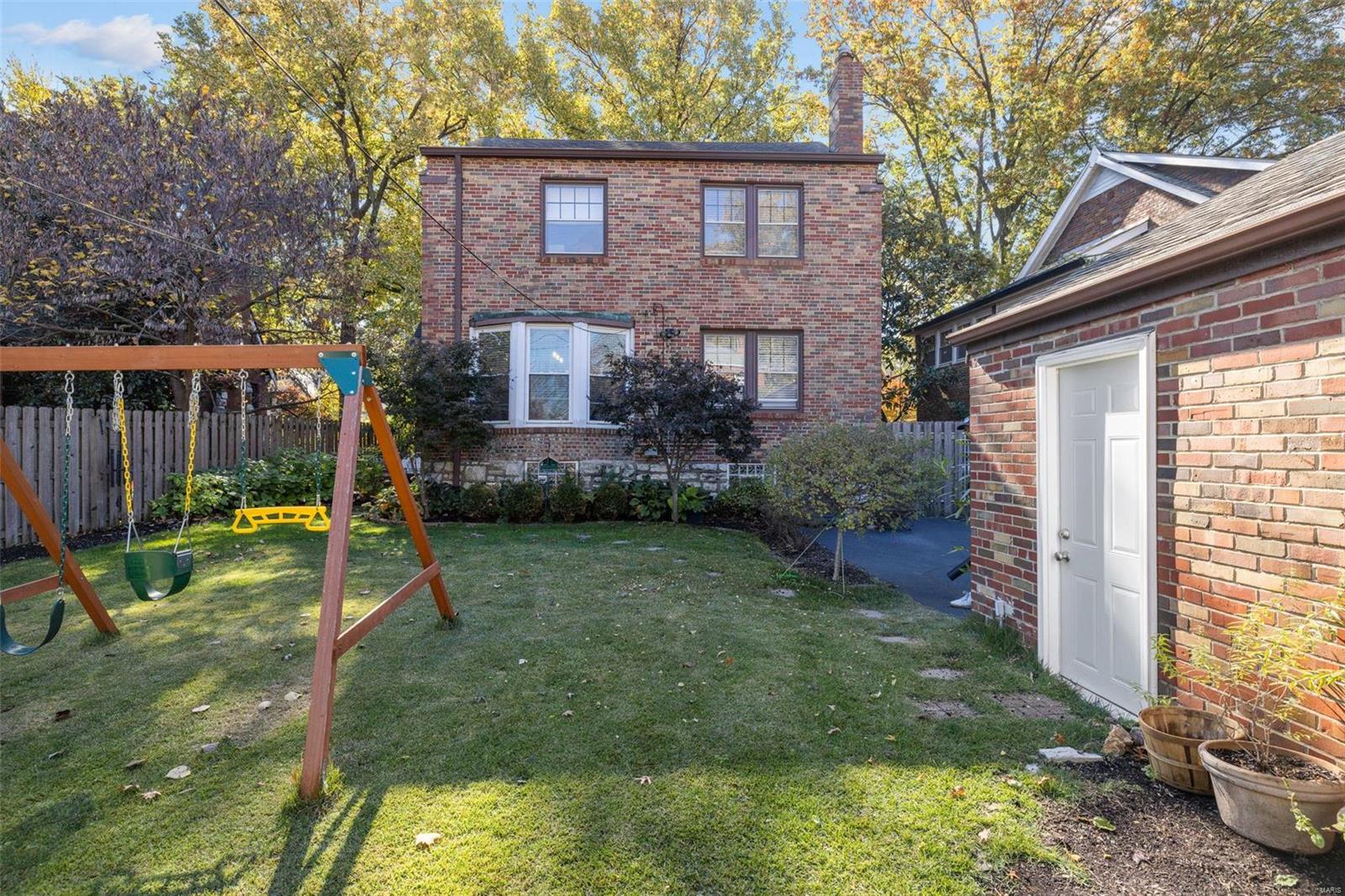 7129 Stanford Avenue