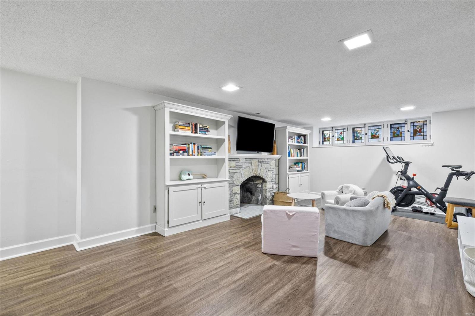 7129 Stanford Avenue