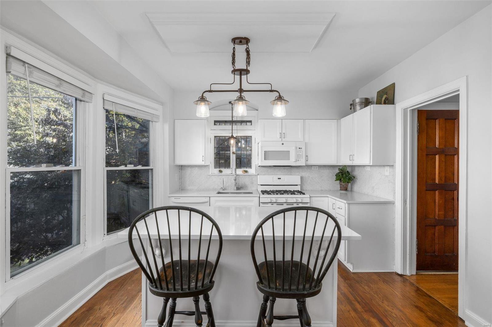 7129 Stanford Avenue