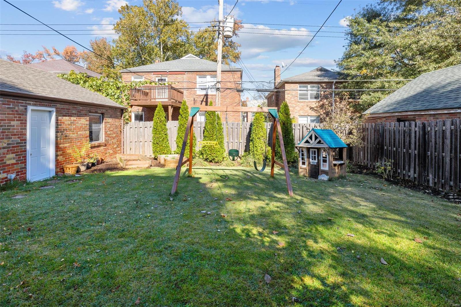 7129 Stanford Avenue