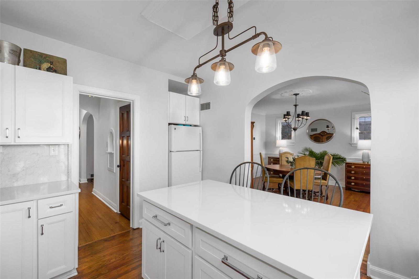 7129 Stanford Avenue