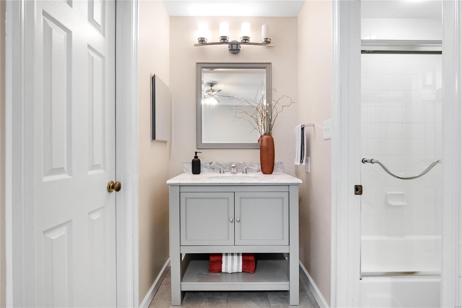 4256 Lindell Boulevard Unit: C