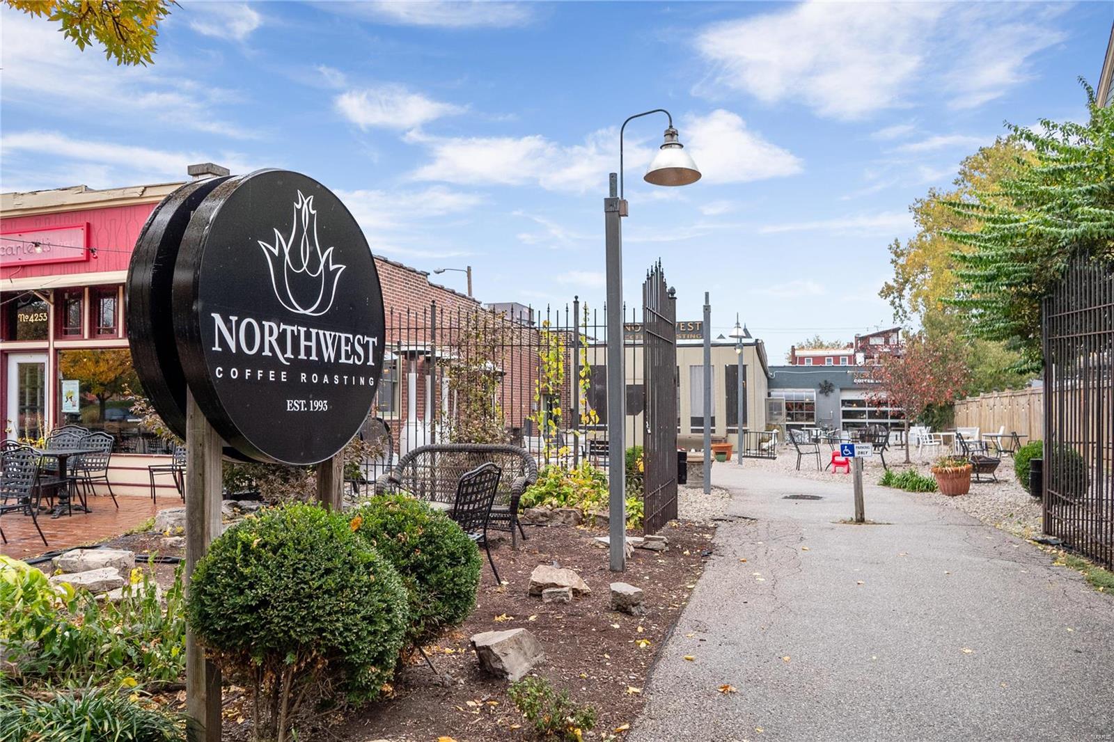 4256 Lindell Boulevard Unit: C