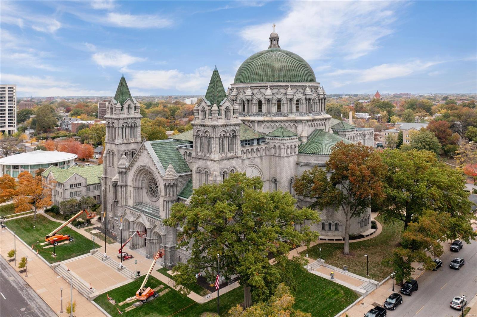 4256 Lindell Boulevard Unit: C