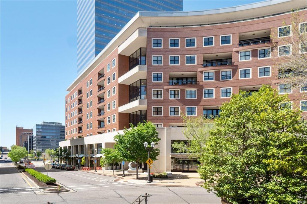 155 Carondelet Plaza Unit: 800