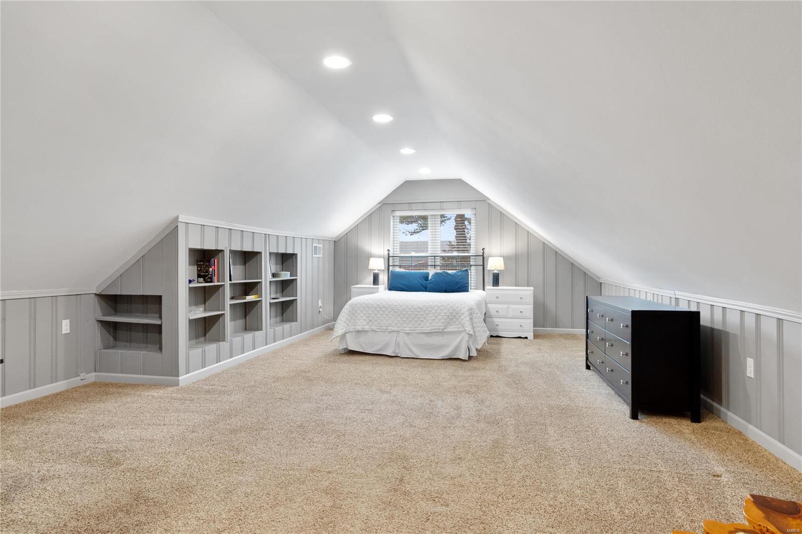 5825 Sutherland Avenue