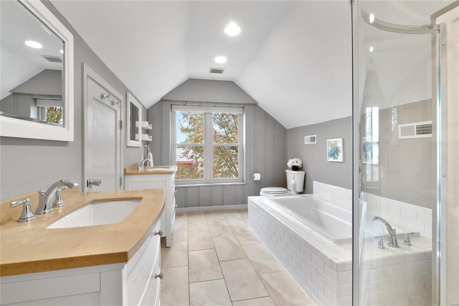 5825 Sutherland Avenue