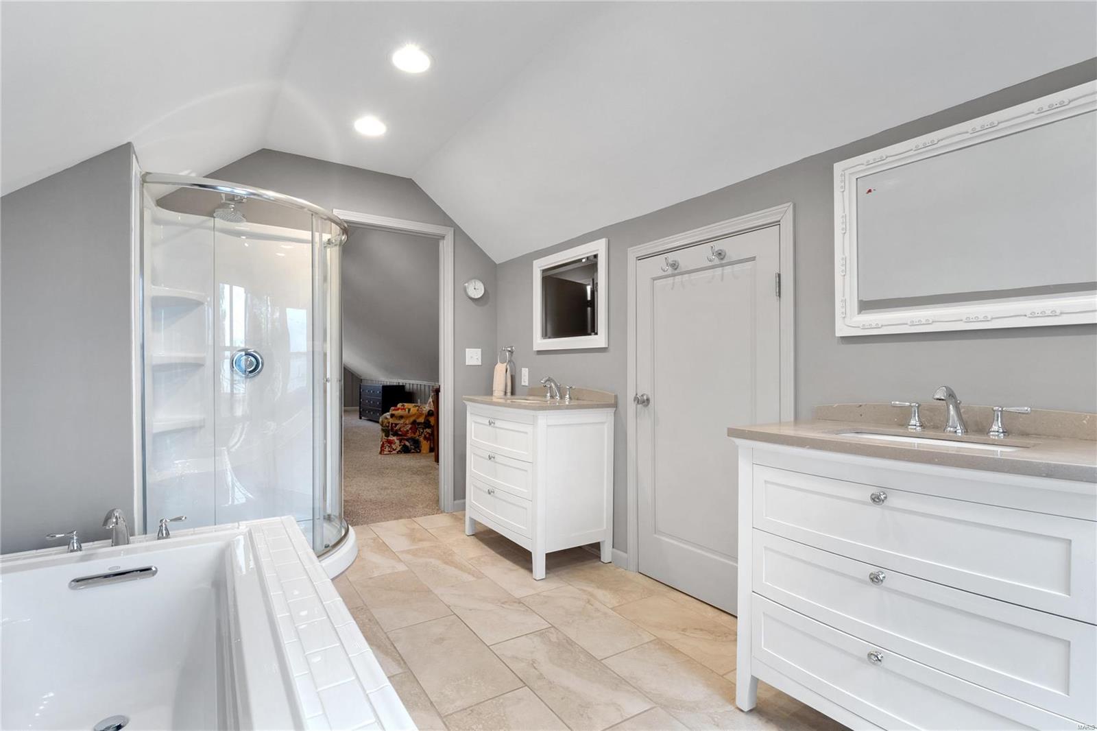 5825 Sutherland Avenue