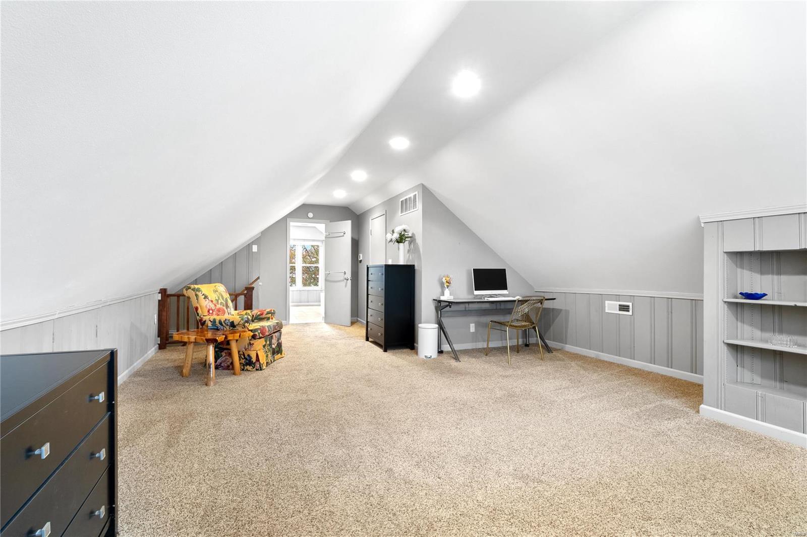 5825 Sutherland Avenue