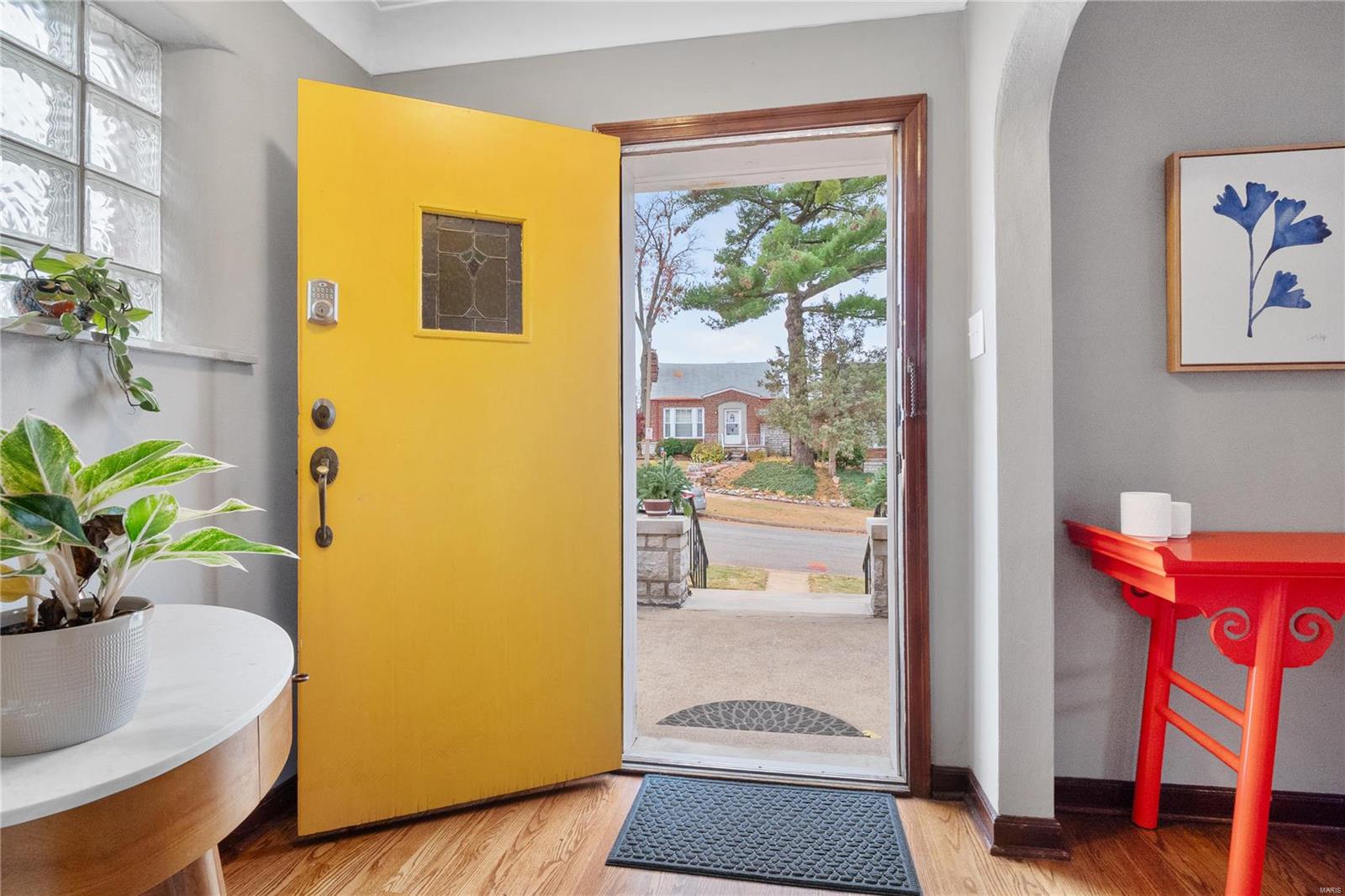 5825 Sutherland Avenue