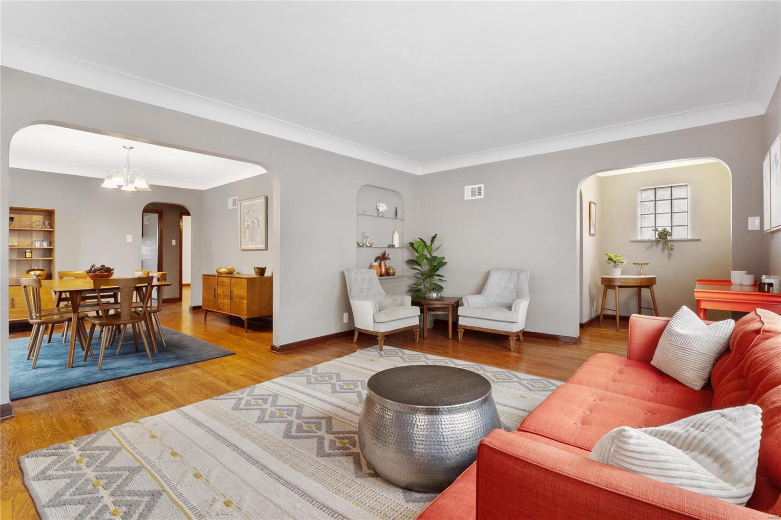 5825 Sutherland Avenue