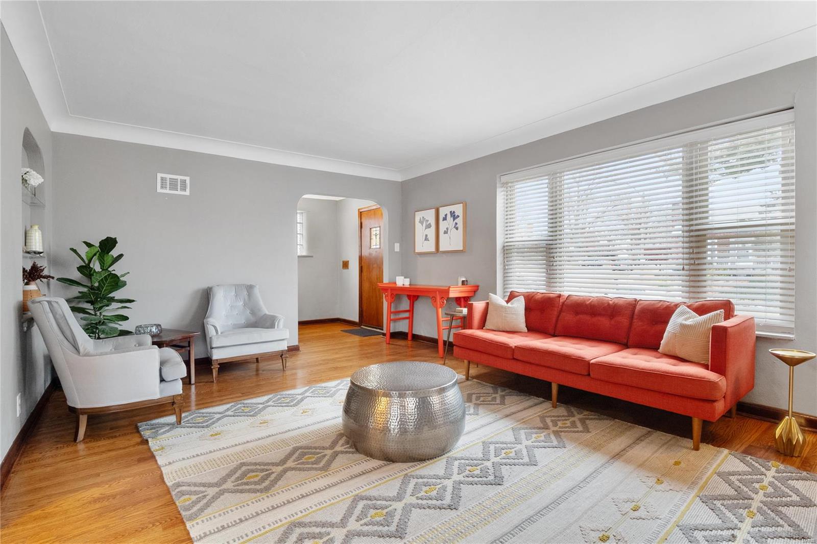 5825 Sutherland Avenue