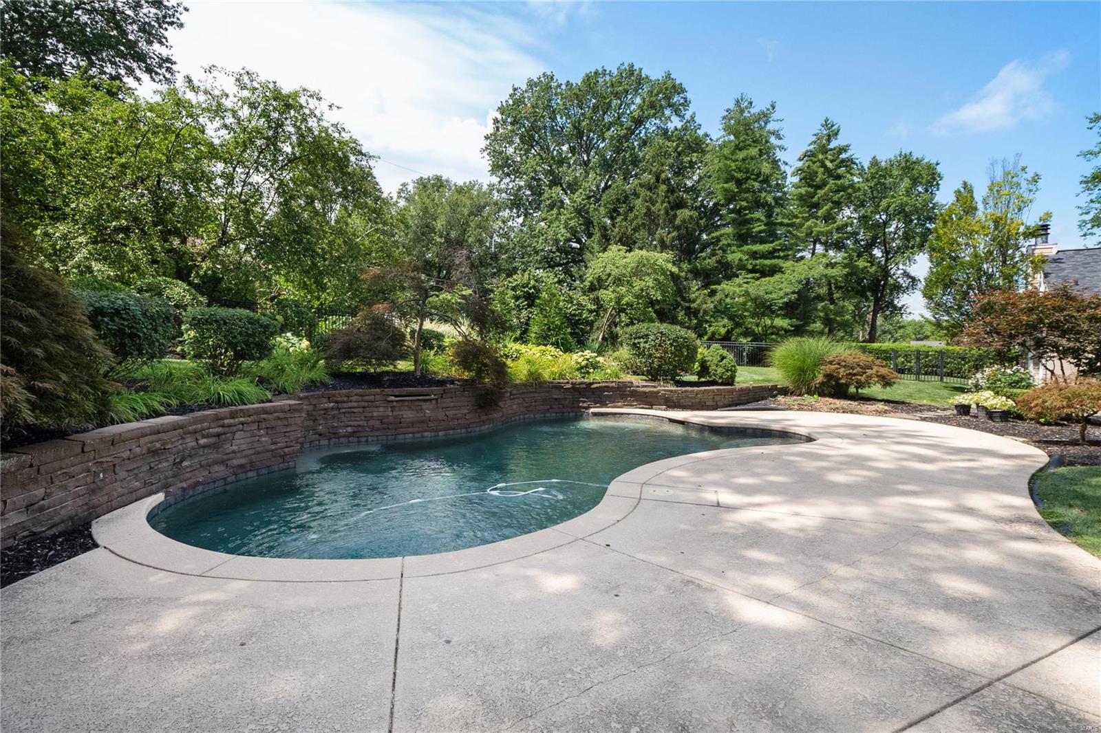 10 Lindworth Drive