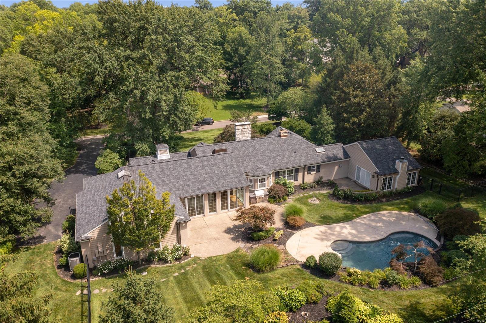 10 Lindworth Drive