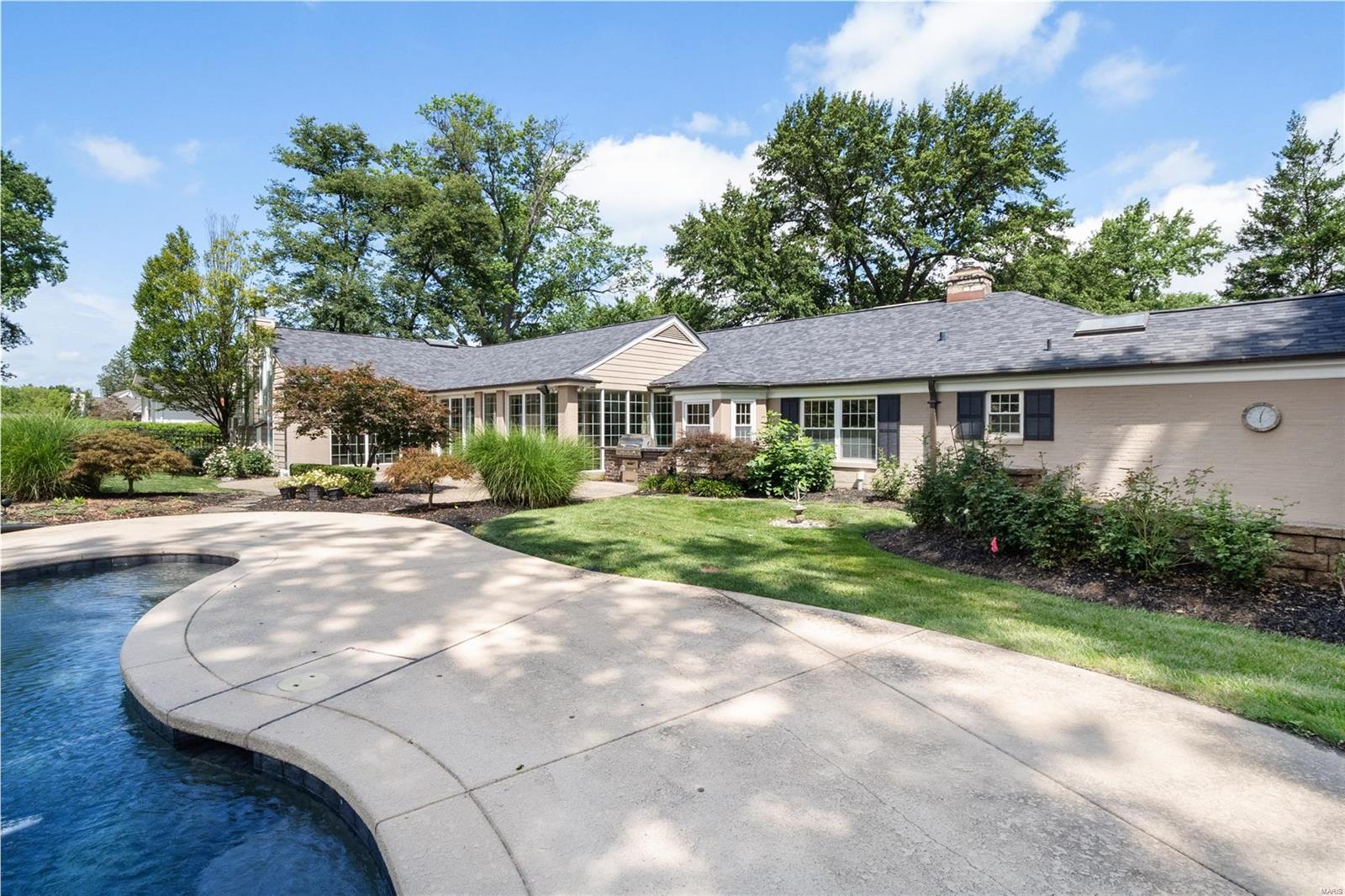 10 Lindworth Drive