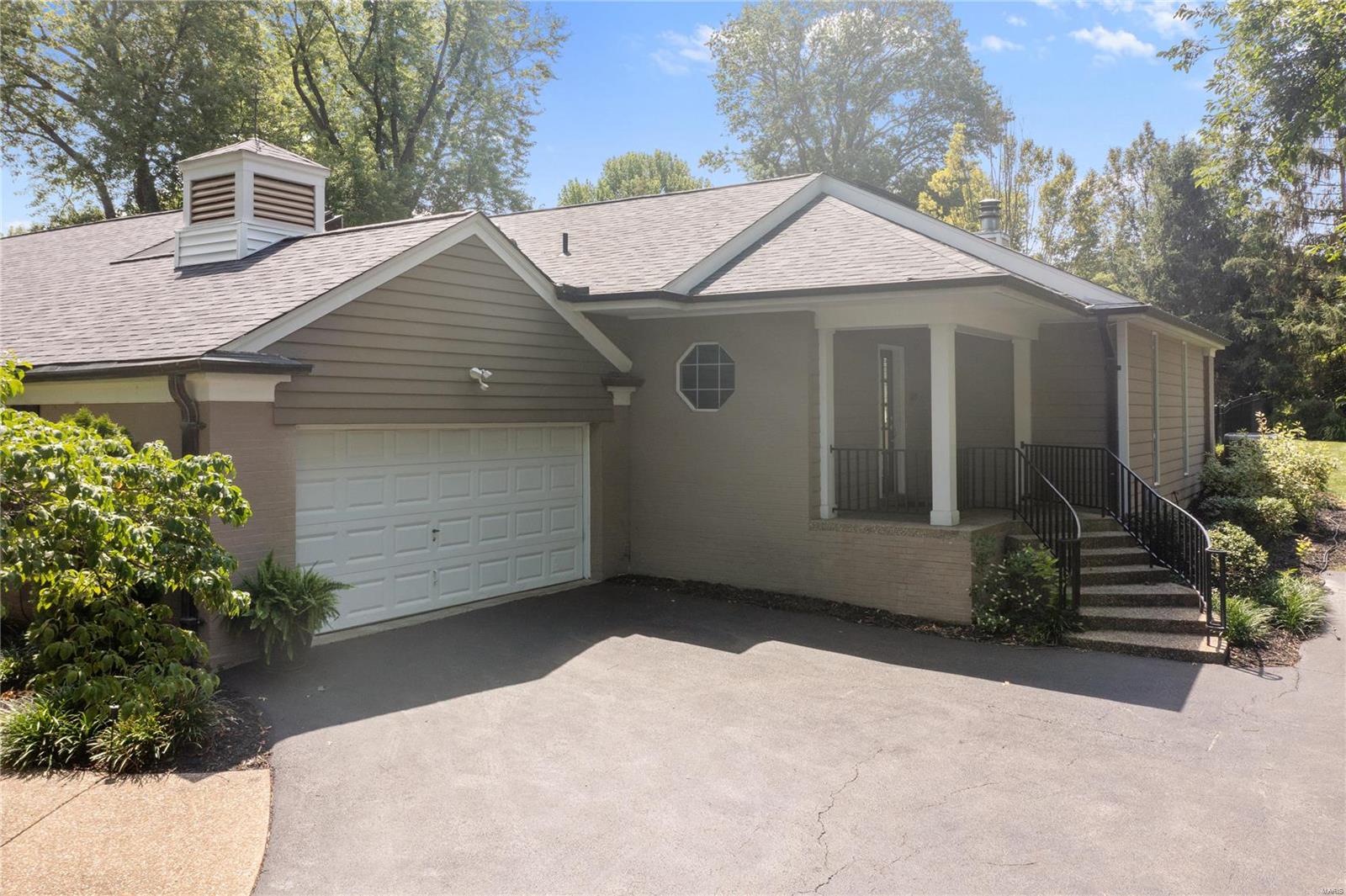10 Lindworth Drive