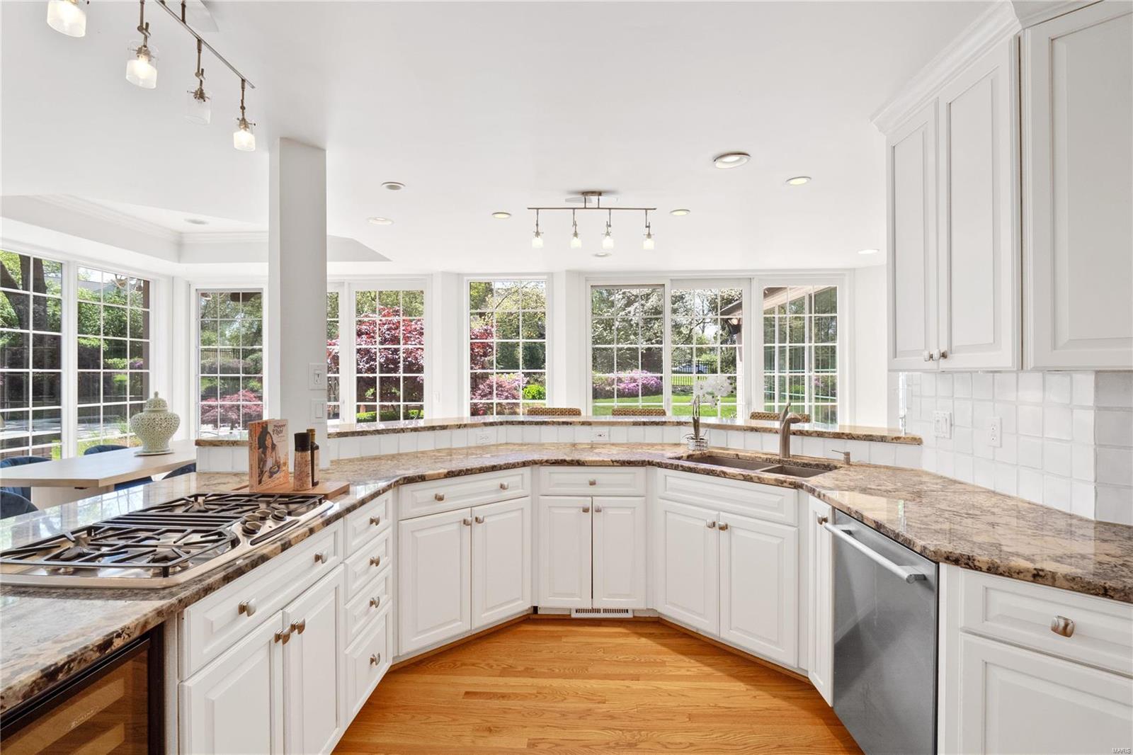 10 Lindworth Drive