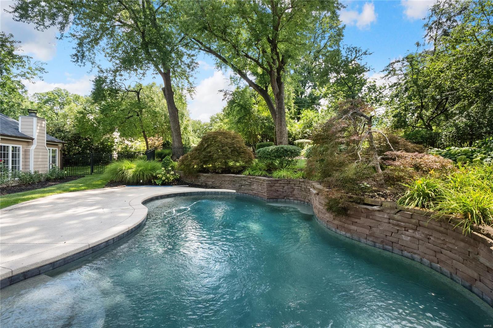 10 Lindworth Drive