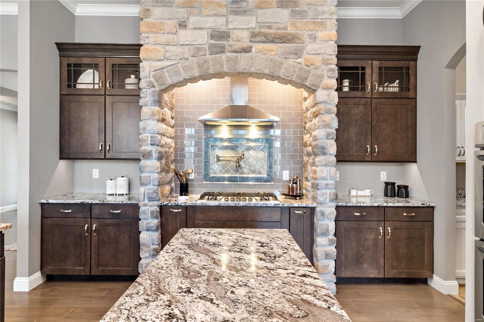 6125 Knights Table Court