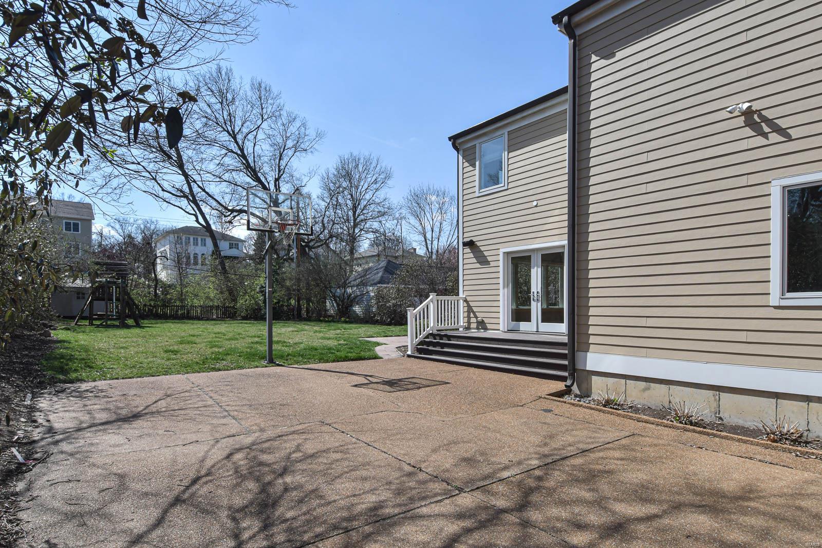 7920 Teasdale Avenue