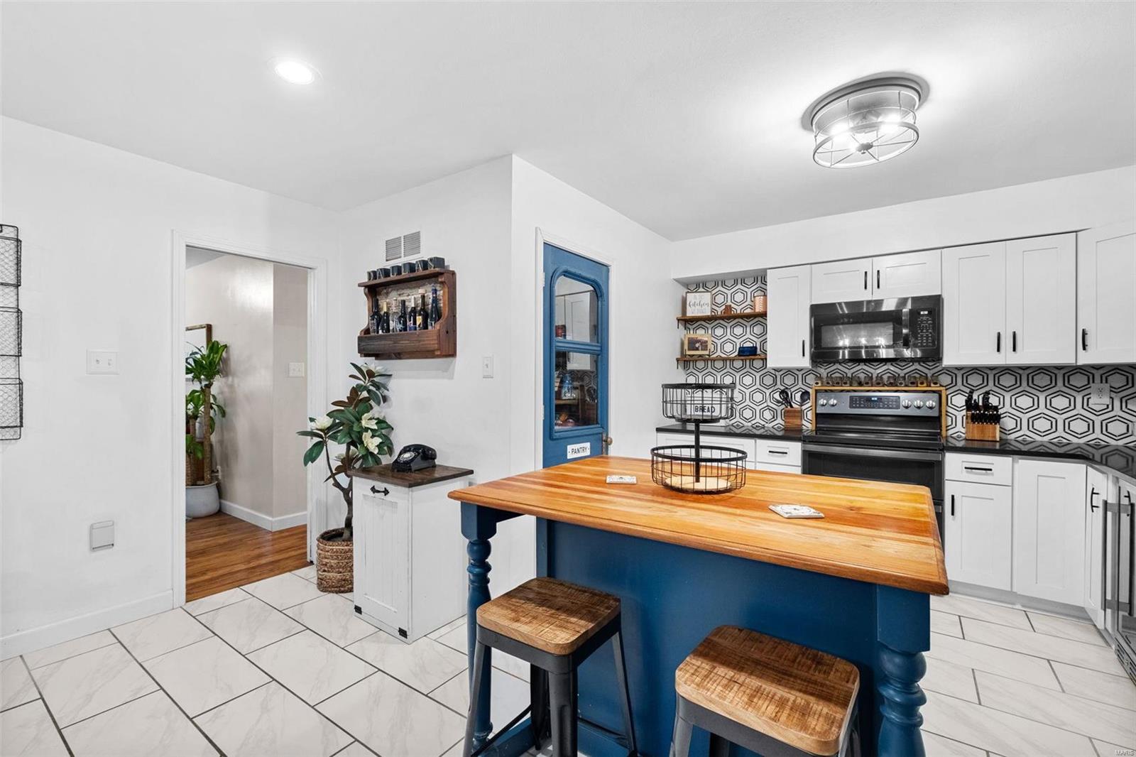 707 Camelot Estates Drive