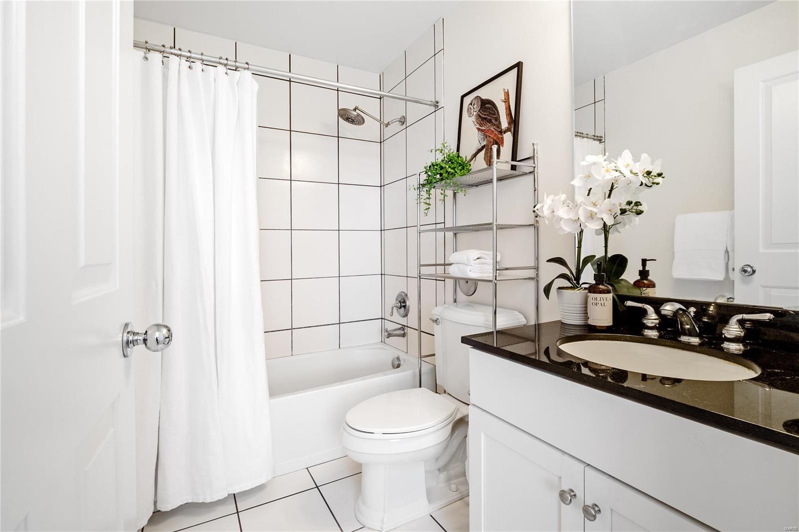 1515 Lafayette Avenue Unit: 204