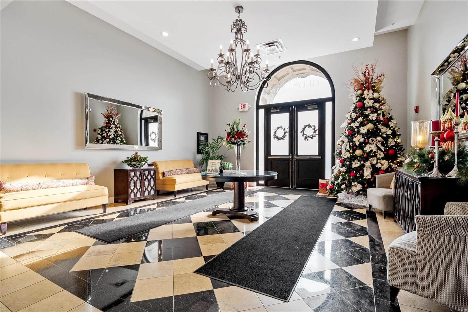 1515 Lafayette Avenue Unit: 204