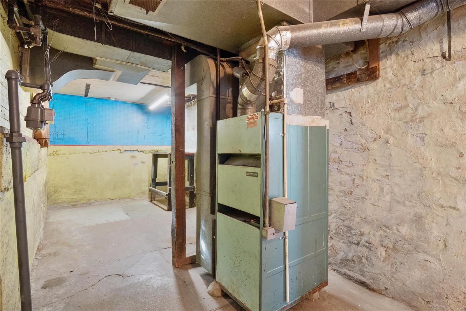 3545 S Spring Avenue