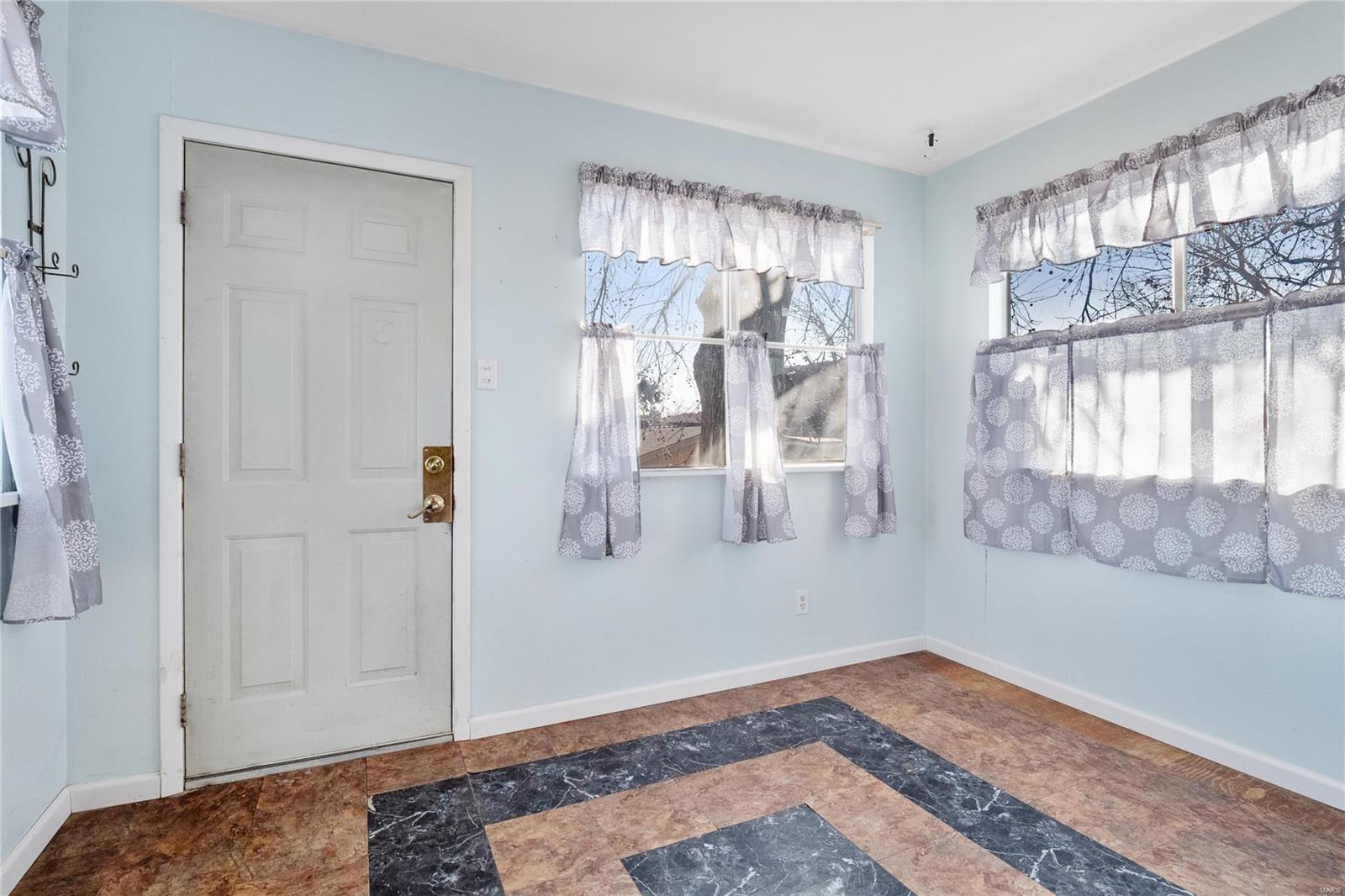 3545 S Spring Avenue