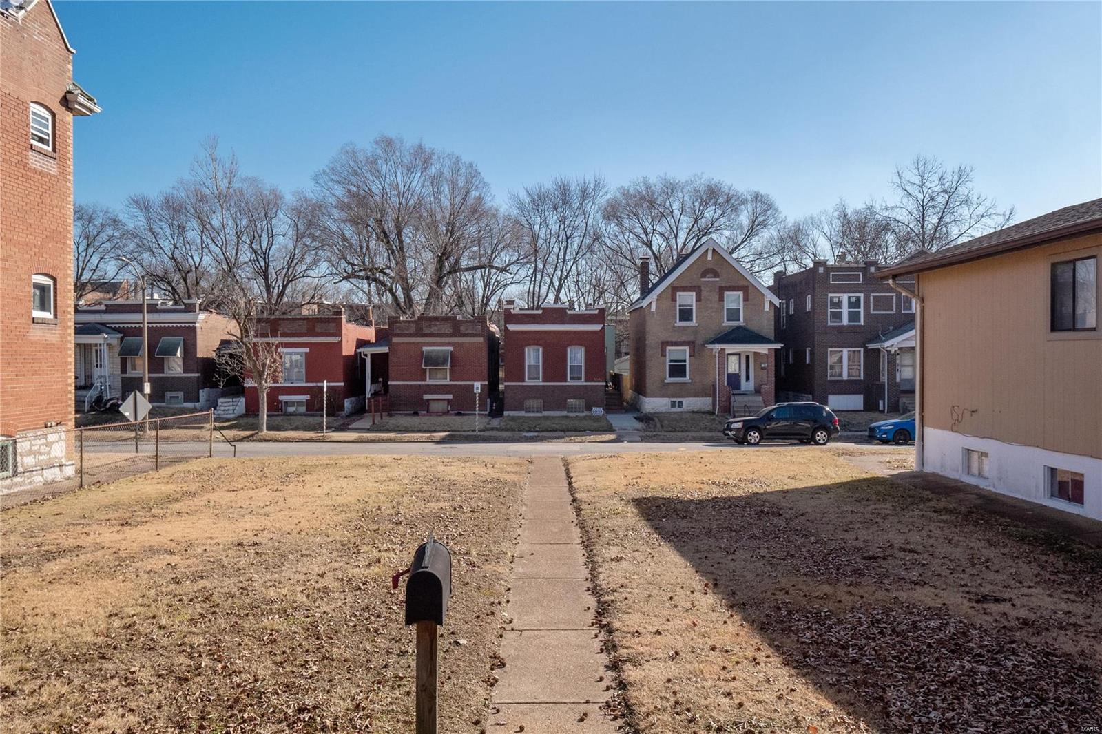 3545 S Spring Avenue