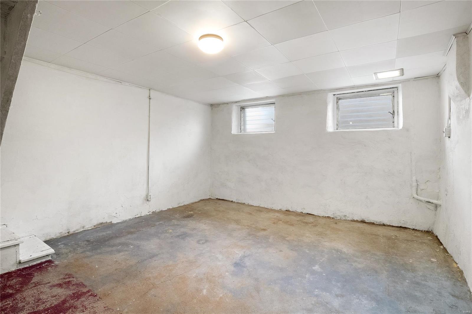 3545 S Spring Avenue