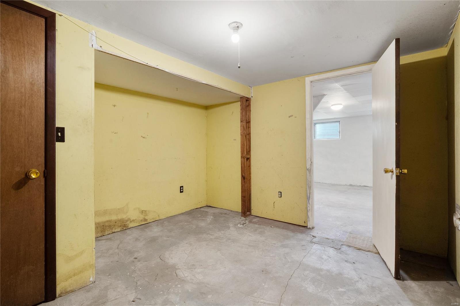 3545 S Spring Avenue