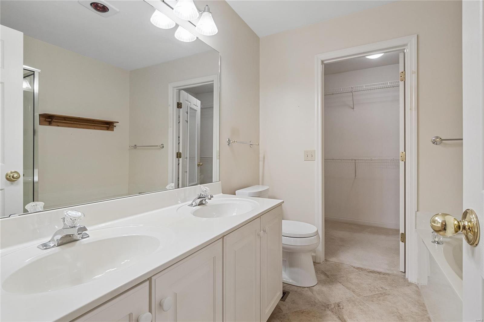 2948 Sylvan Lane Unit: 6D