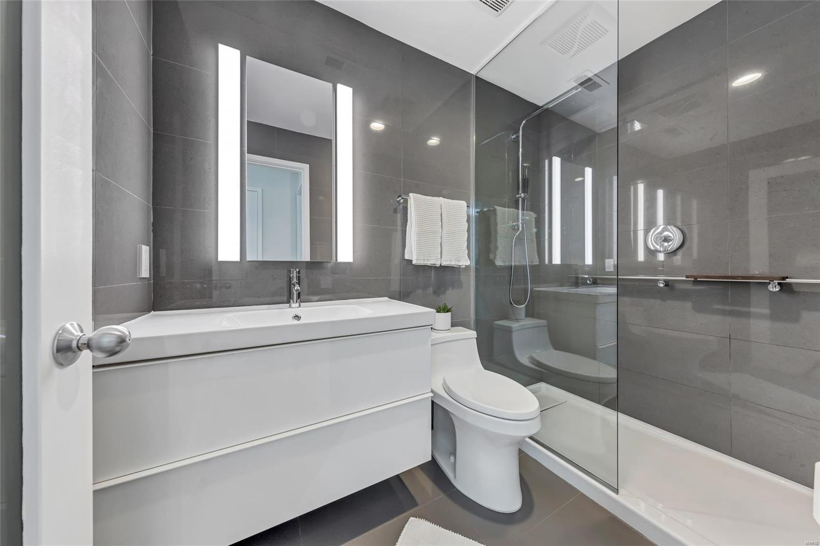 35 N Newstead Avenue Unit: 1