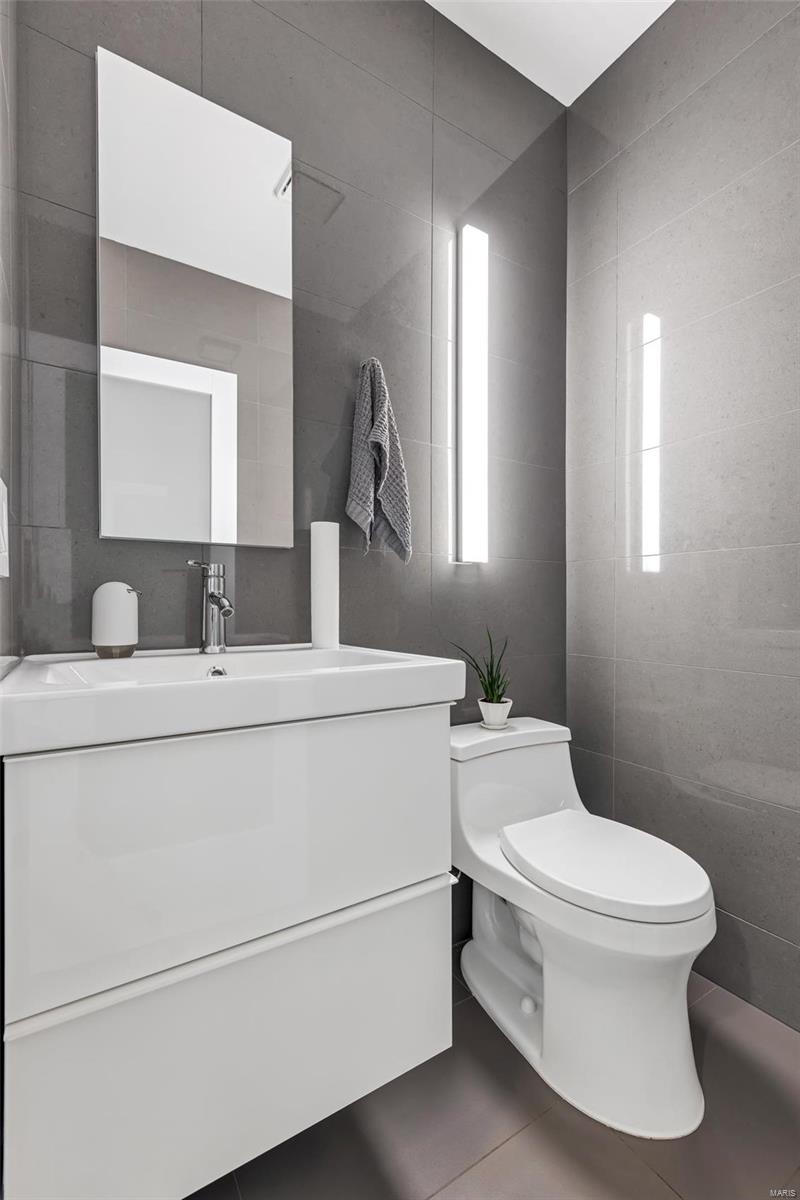 35 N Newstead Avenue Unit: 1