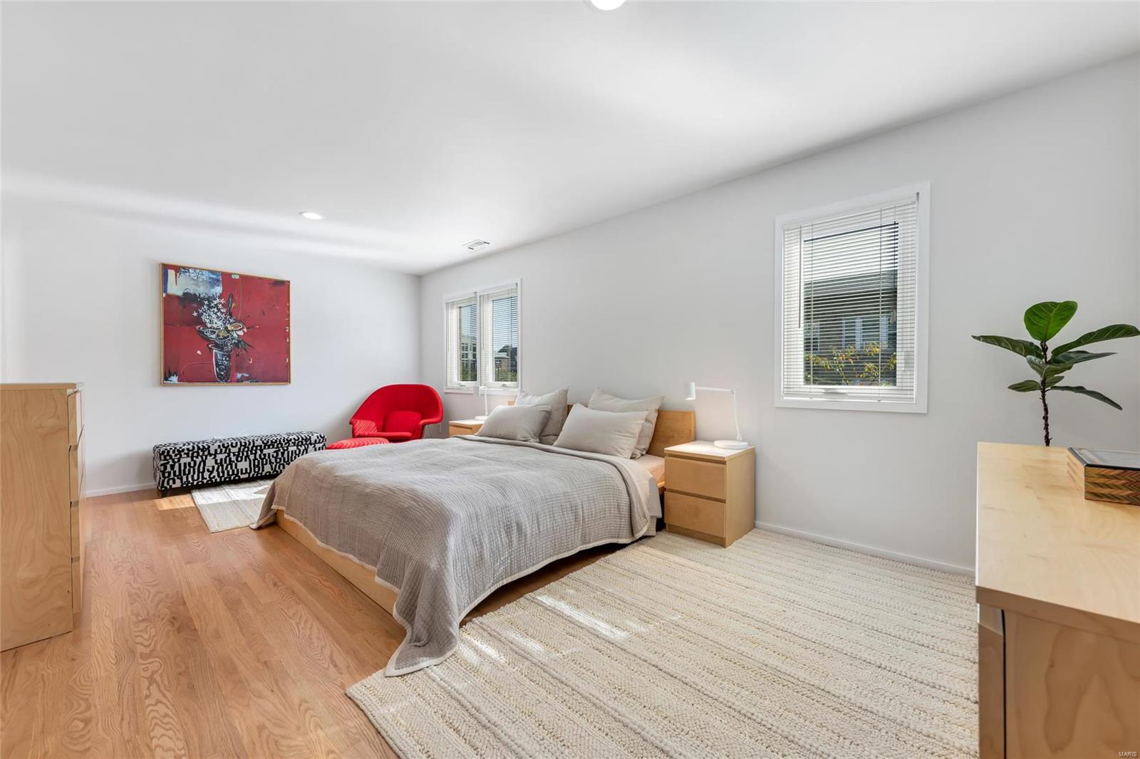 35 N Newstead Avenue Unit: 1
