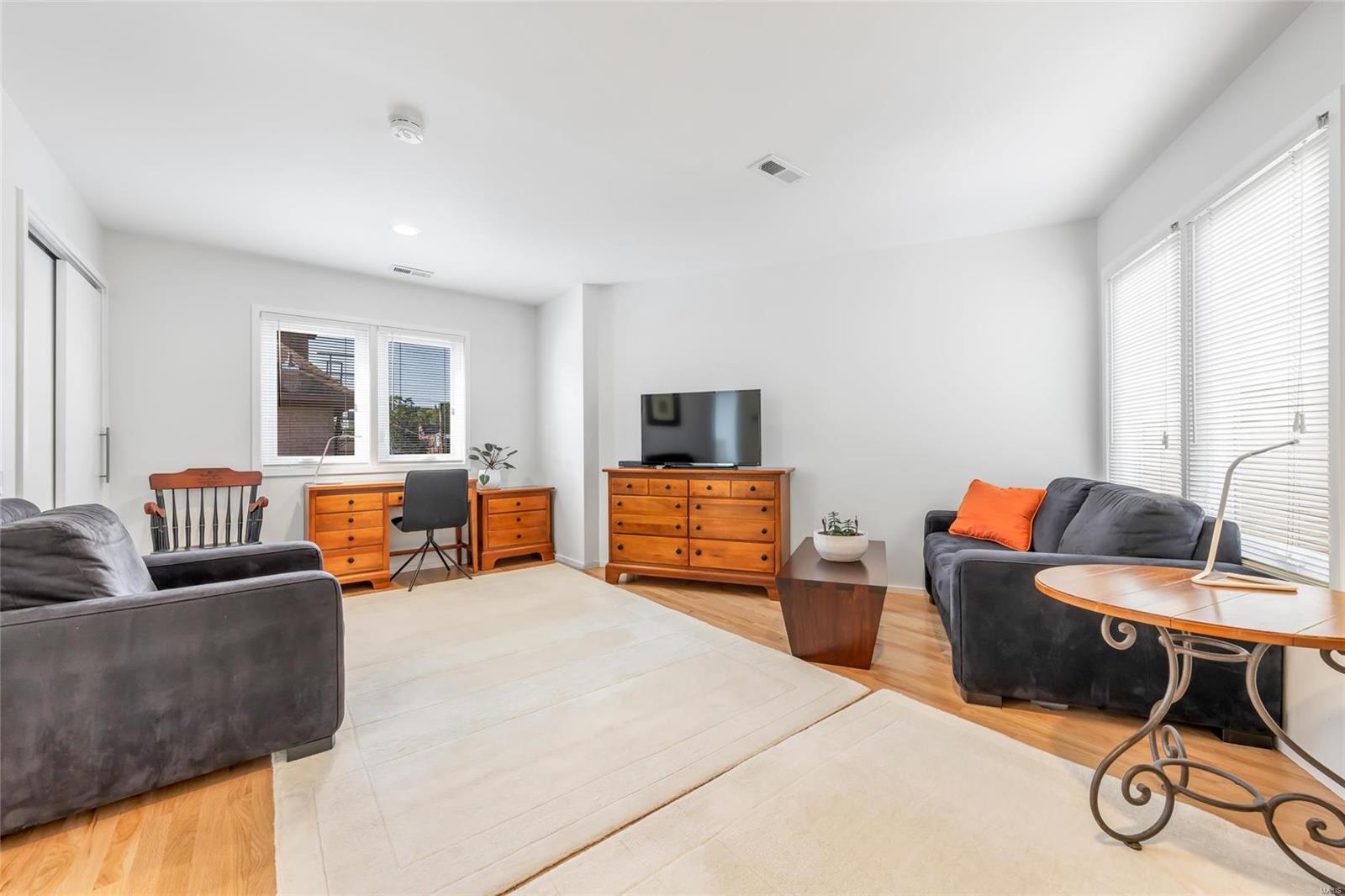 35 N Newstead Avenue Unit: 1