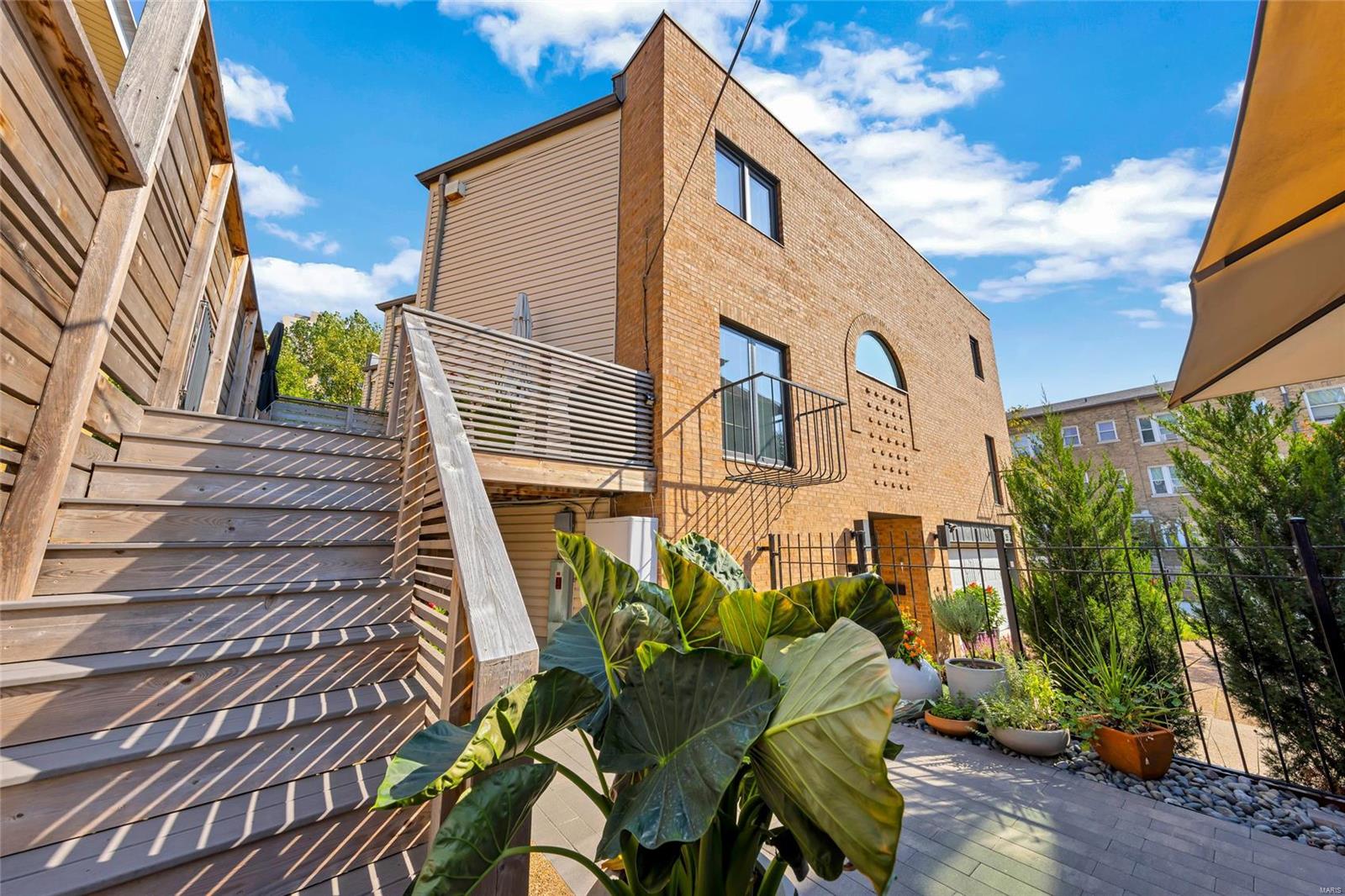 35 N Newstead Avenue Unit: 1