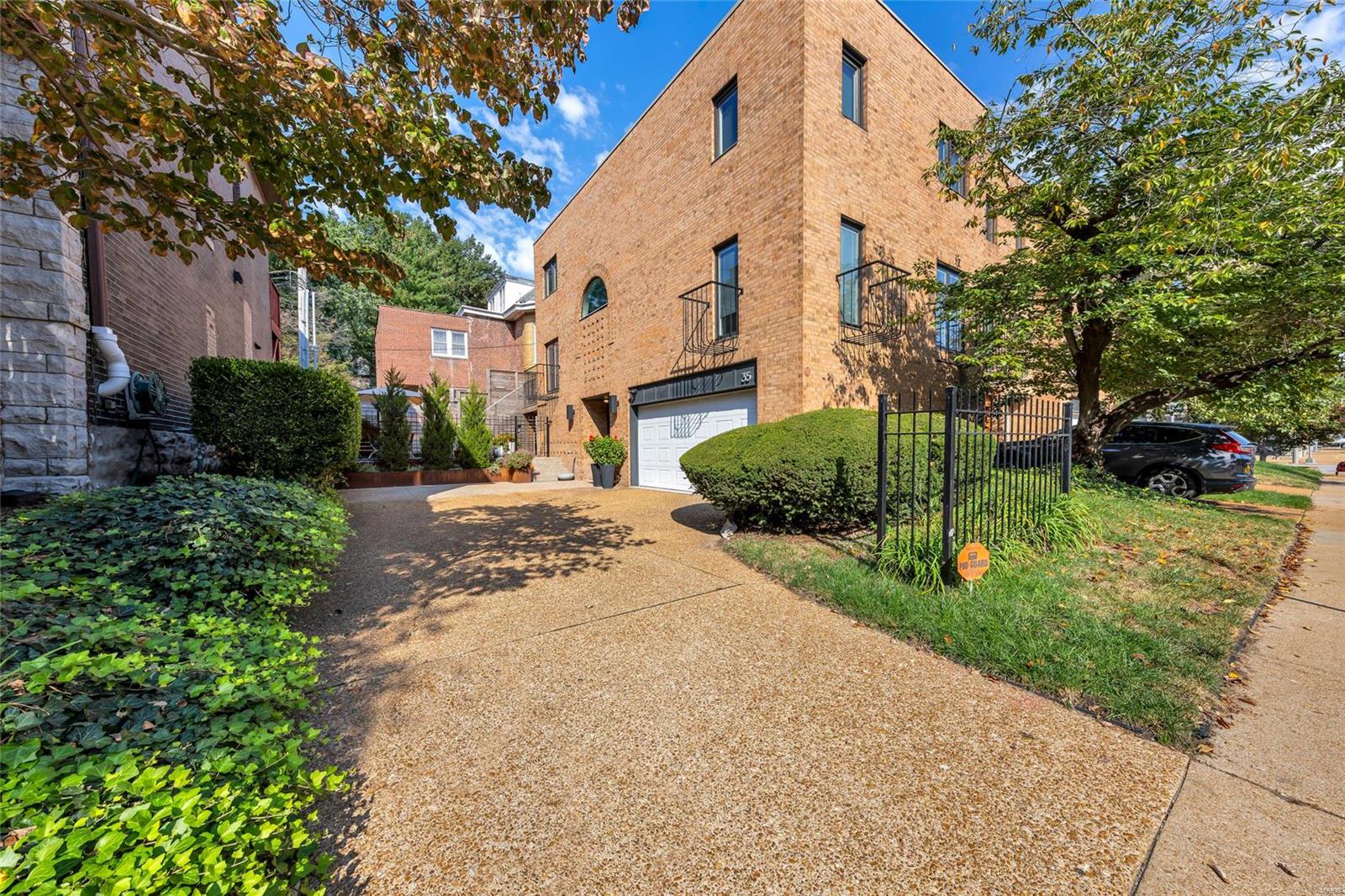 35 N Newstead Avenue Unit: 1