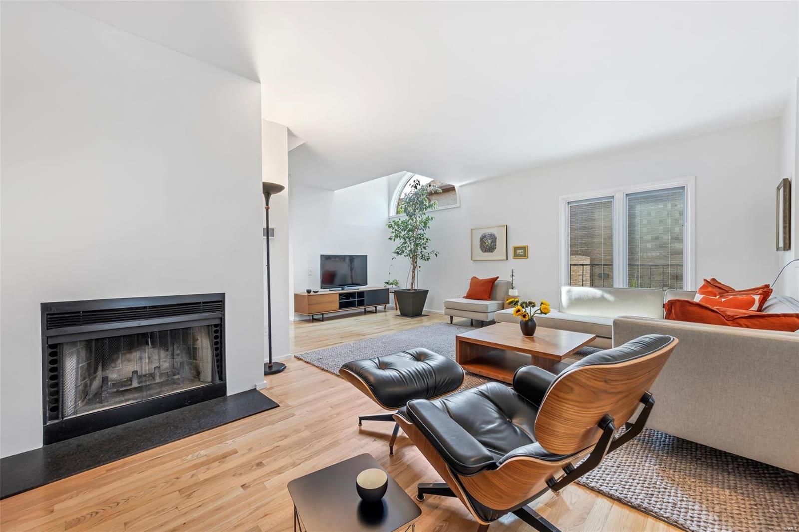 35 N Newstead Avenue Unit: 1